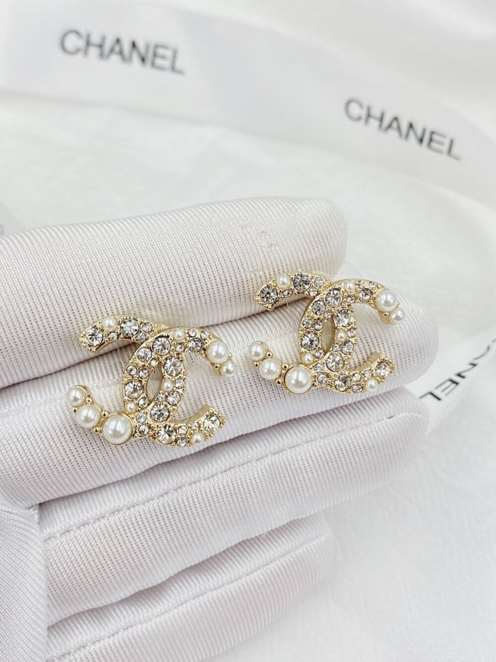 Chanel earrings - Picture 5 of 7